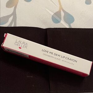Laura Geller Love Me Dew Lip Crayon - Bold Cranberry